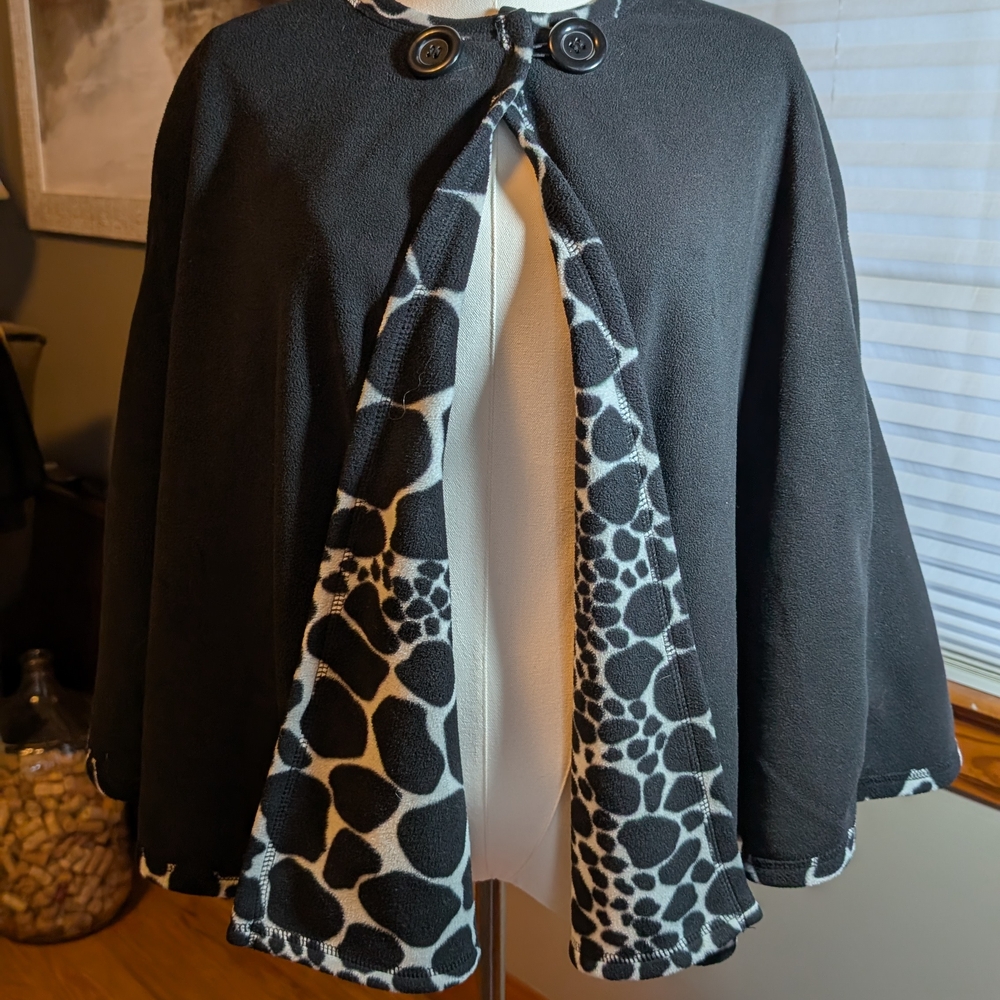 Kensie Black Cape with Patterned Lining